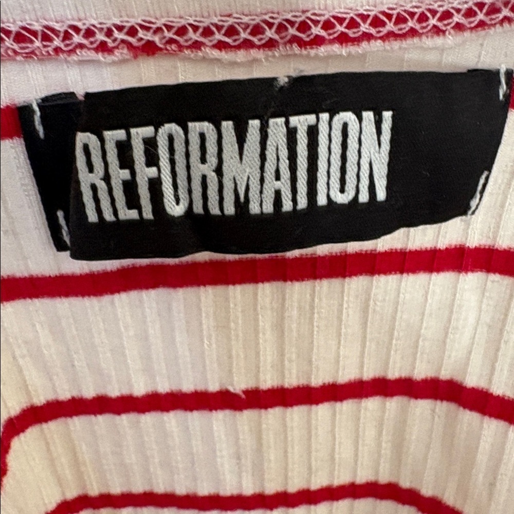 Reformation Red & Off White Striped Short Sleeve Ribbed Fitted Cropped T-shirt - Picture 3 of 4